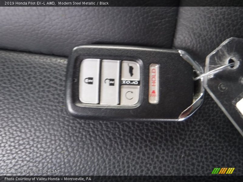 Modern Steel Metallic / Black 2019 Honda Pilot EX-L AWD