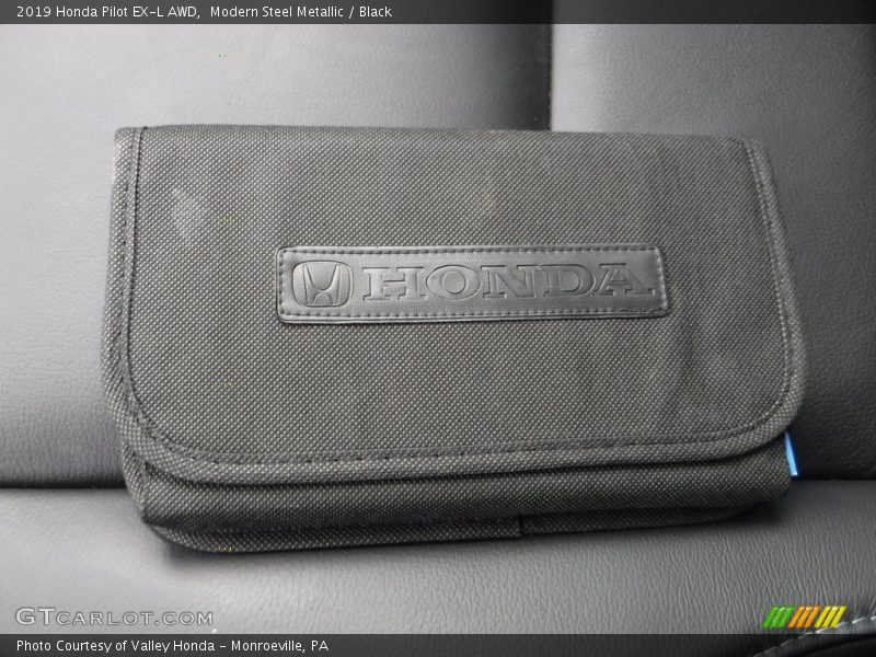 Modern Steel Metallic / Black 2019 Honda Pilot EX-L AWD