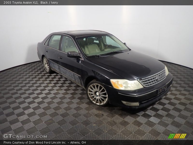 Black / Ivory 2003 Toyota Avalon XLS