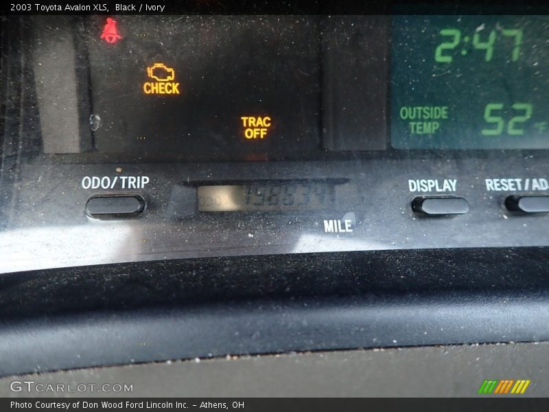 Black / Ivory 2003 Toyota Avalon XLS