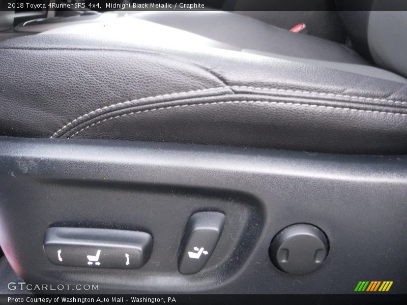 Midnight Black Metallic / Graphite 2018 Toyota 4Runner SR5 4x4