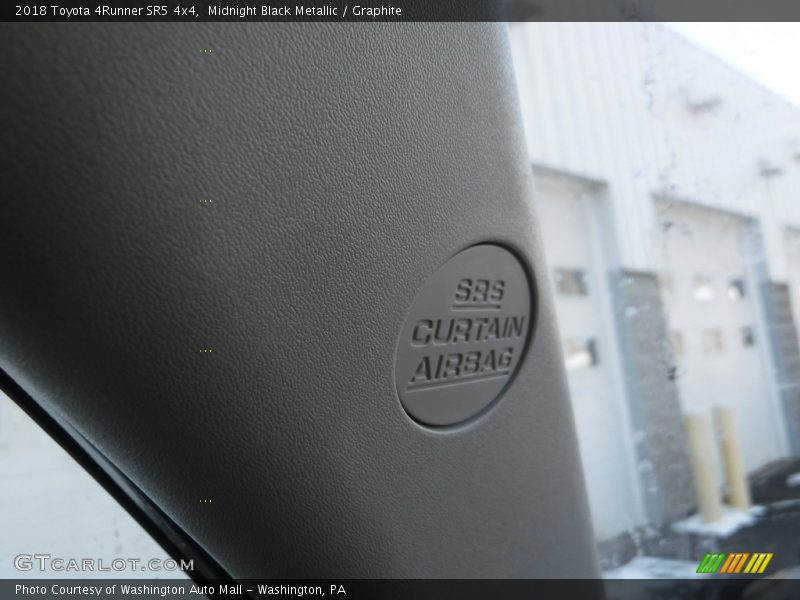 Midnight Black Metallic / Graphite 2018 Toyota 4Runner SR5 4x4