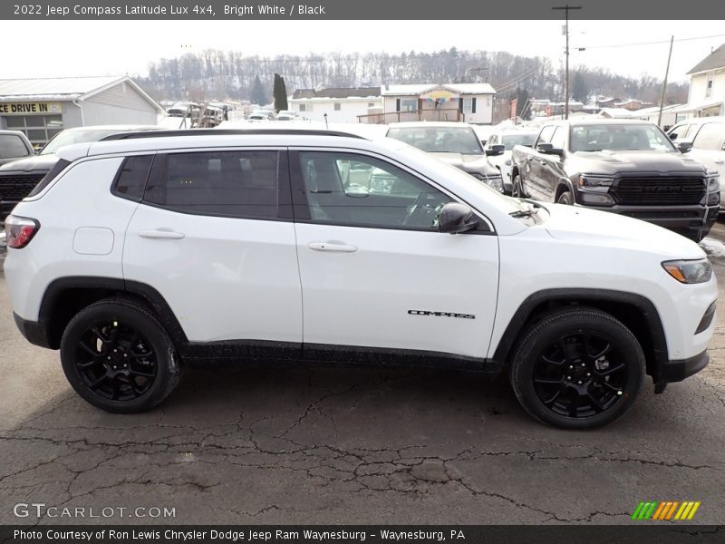 Bright White / Black 2022 Jeep Compass Latitude Lux 4x4