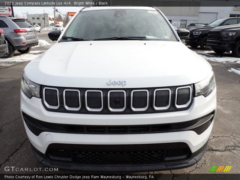 Bright White / Black 2022 Jeep Compass Latitude Lux 4x4
