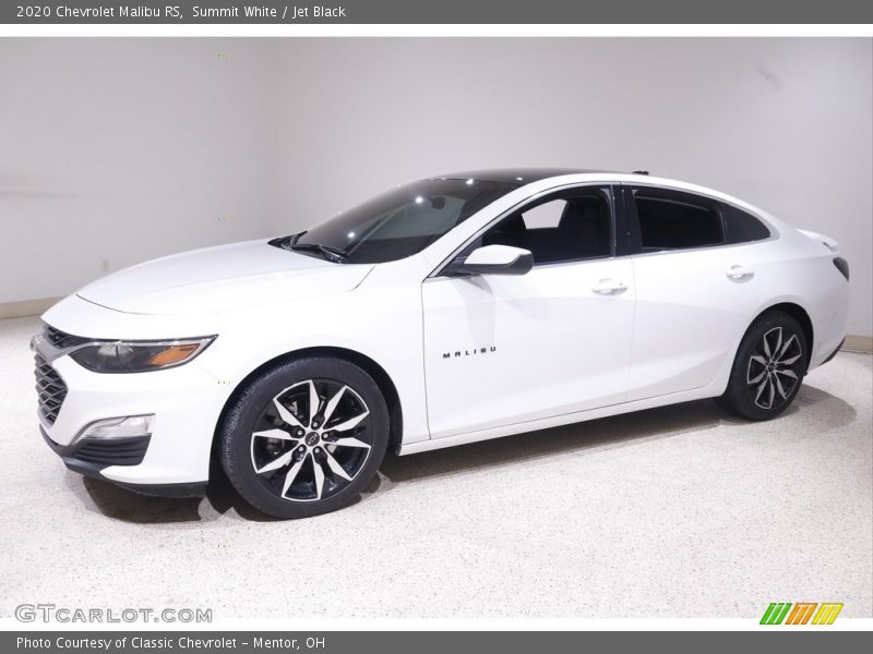 Front 3/4 View of 2020 Malibu RS