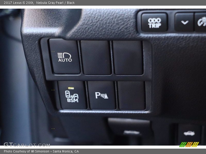 Controls of 2017 IS 200t