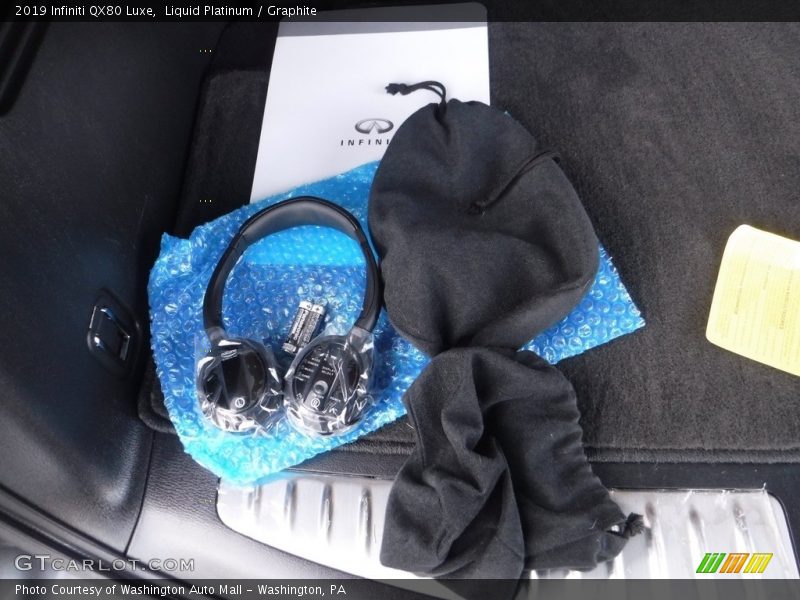 Liquid Platinum / Graphite 2019 Infiniti QX80 Luxe