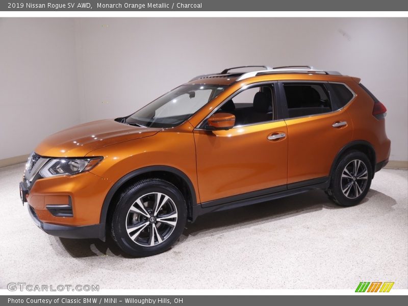 Front 3/4 View of 2019 Rogue SV AWD