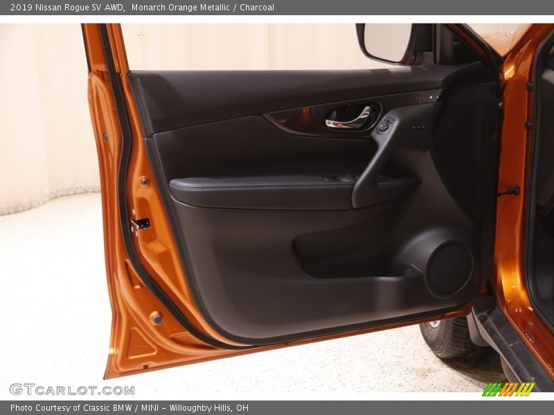 Monarch Orange Metallic / Charcoal 2019 Nissan Rogue SV AWD