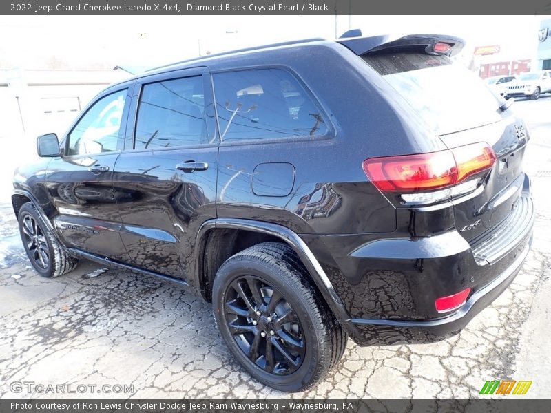 Diamond Black Crystal Pearl / Black 2022 Jeep Grand Cherokee Laredo X 4x4
