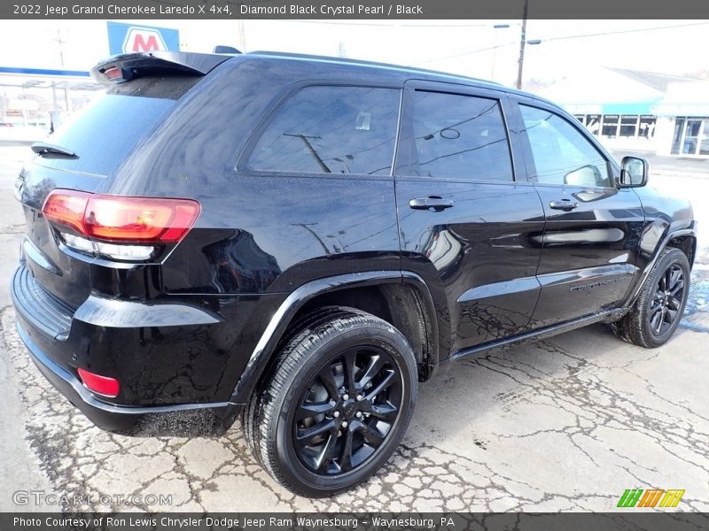 Diamond Black Crystal Pearl / Black 2022 Jeep Grand Cherokee Laredo X 4x4
