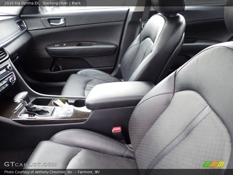 Front Seat of 2016 Optima EX