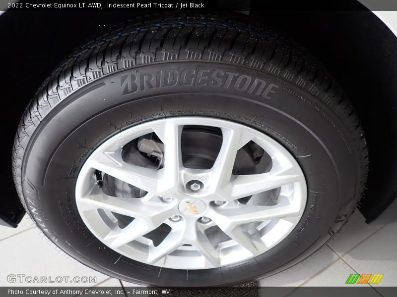Iridescent Pearl Tricoat / Jet Black 2022 Chevrolet Equinox LT AWD