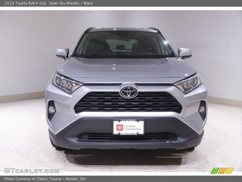 Silver Sky Metallic / Black 2019 Toyota RAV4 XLE