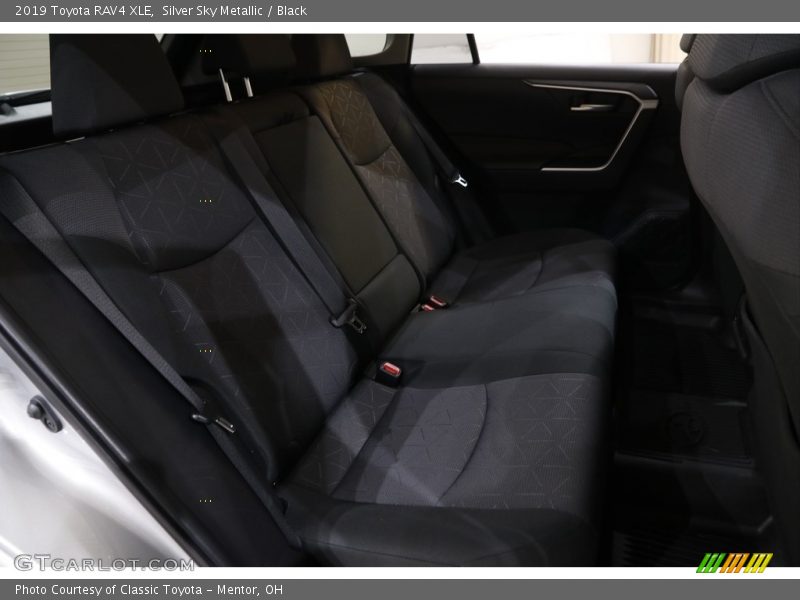 Silver Sky Metallic / Black 2019 Toyota RAV4 XLE