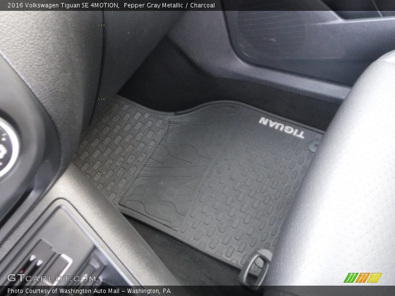 Pepper Gray Metallic / Charcoal 2016 Volkswagen Tiguan SE 4MOTION