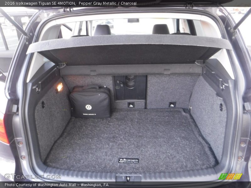  2016 Tiguan SE 4MOTION Trunk