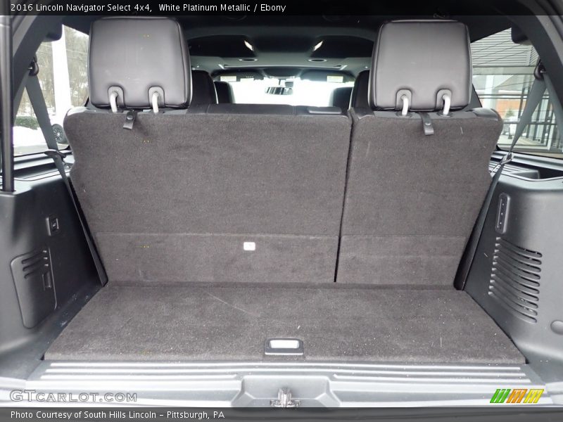  2016 Navigator Select 4x4 Trunk