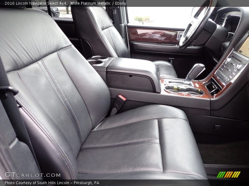 Front Seat of 2016 Navigator Select 4x4