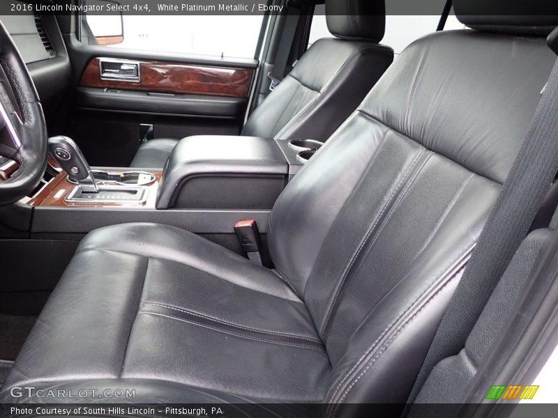 Front Seat of 2016 Navigator Select 4x4