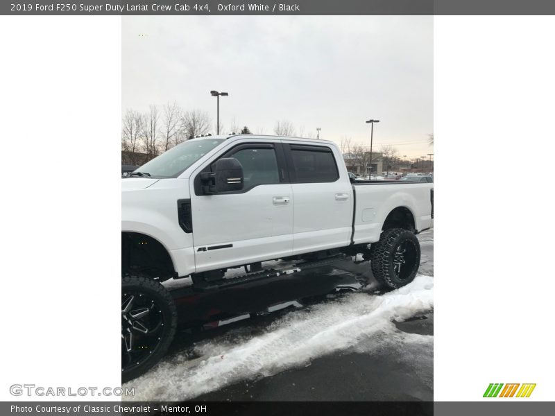 Oxford White / Black 2019 Ford F250 Super Duty Lariat Crew Cab 4x4