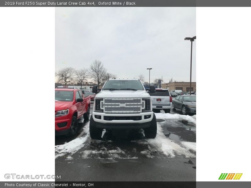 Oxford White / Black 2019 Ford F250 Super Duty Lariat Crew Cab 4x4