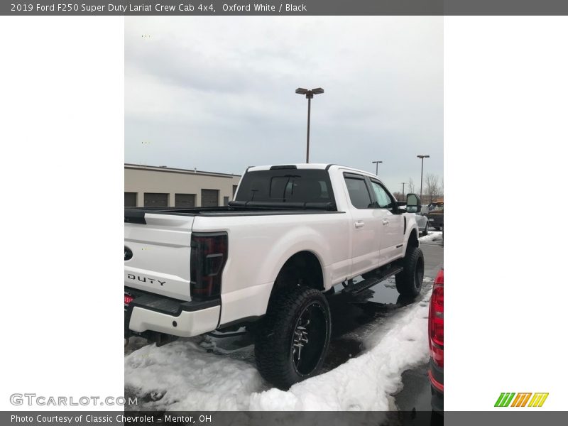 Oxford White / Black 2019 Ford F250 Super Duty Lariat Crew Cab 4x4
