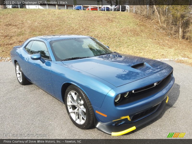 Front 3/4 View of 2021 Challenger GT