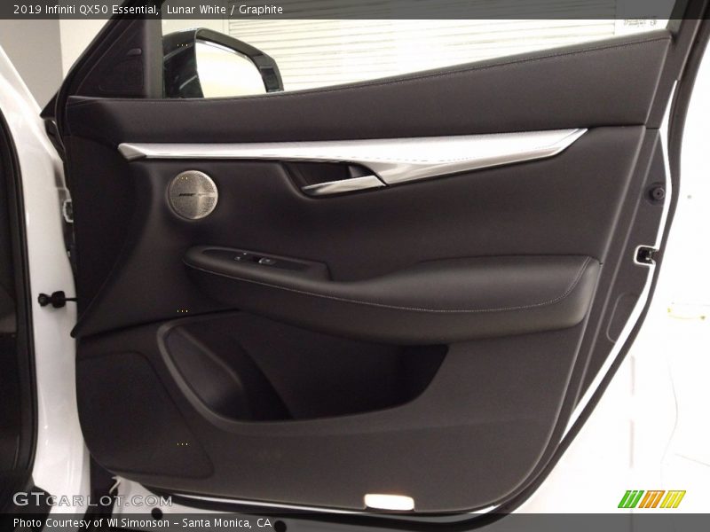 Lunar White / Graphite 2019 Infiniti QX50 Essential