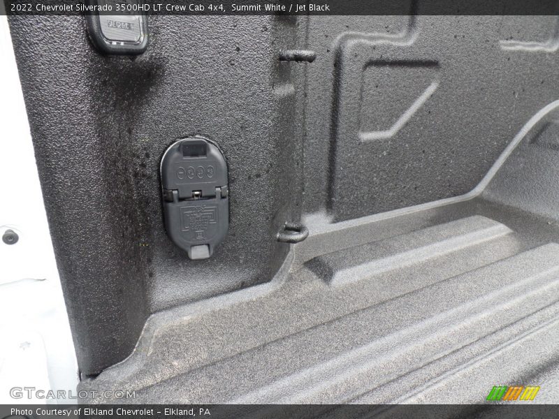 Summit White / Jet Black 2022 Chevrolet Silverado 3500HD LT Crew Cab 4x4