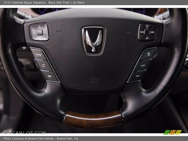  2013 Equus Signature Steering Wheel