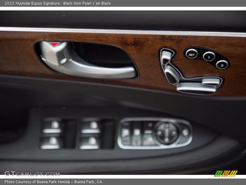 Black Noir Pearl / Jet Black 2013 Hyundai Equus Signature