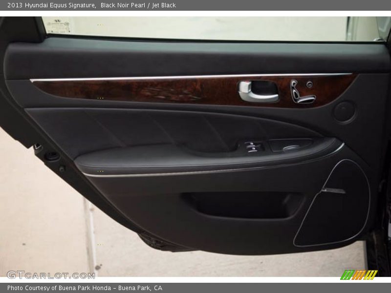 Door Panel of 2013 Equus Signature