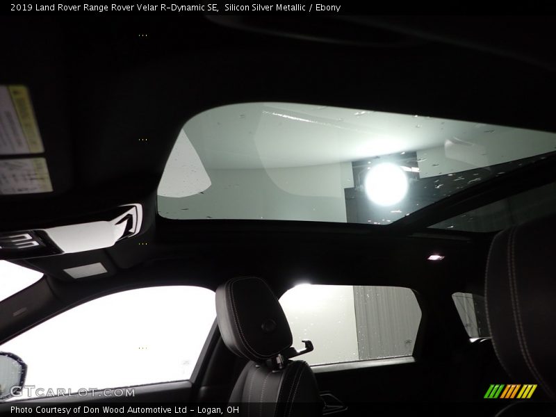 Silicon Silver Metallic / Ebony 2019 Land Rover Range Rover Velar R-Dynamic SE