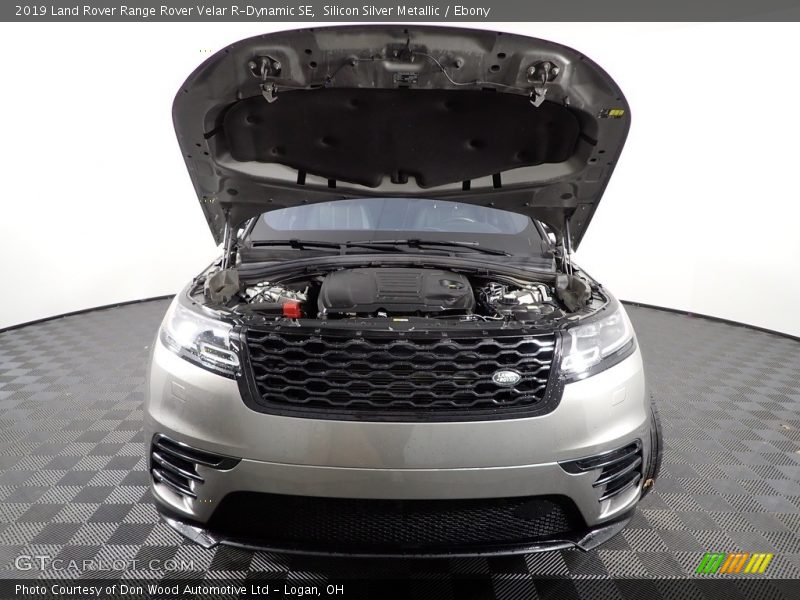 Silicon Silver Metallic / Ebony 2019 Land Rover Range Rover Velar R-Dynamic SE