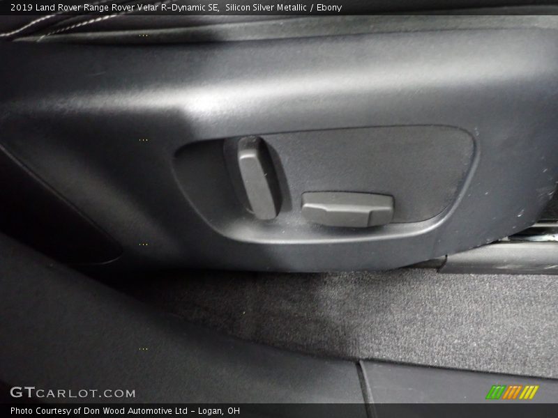Silicon Silver Metallic / Ebony 2019 Land Rover Range Rover Velar R-Dynamic SE