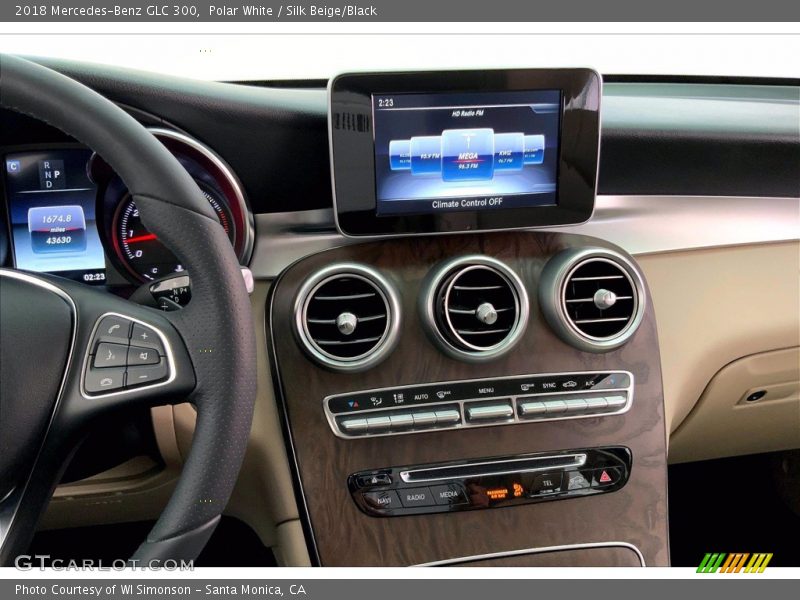 Polar White / Silk Beige/Black 2018 Mercedes-Benz GLC 300