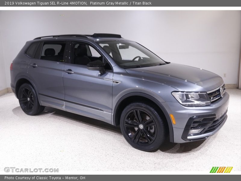 Platinum Gray Metallic / Titan Black 2019 Volkswagen Tiguan SEL R-Line 4MOTION