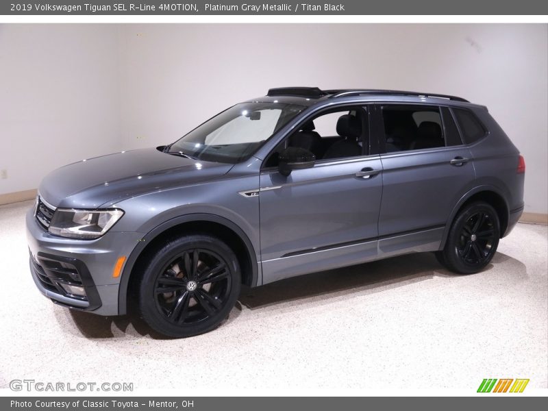 Platinum Gray Metallic / Titan Black 2019 Volkswagen Tiguan SEL R-Line 4MOTION