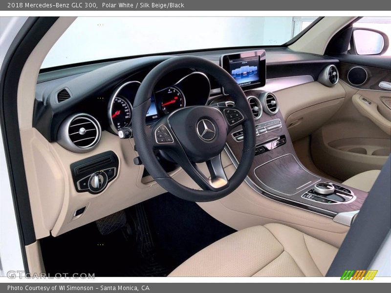 Polar White / Silk Beige/Black 2018 Mercedes-Benz GLC 300