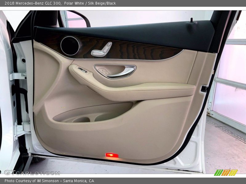 Polar White / Silk Beige/Black 2018 Mercedes-Benz GLC 300