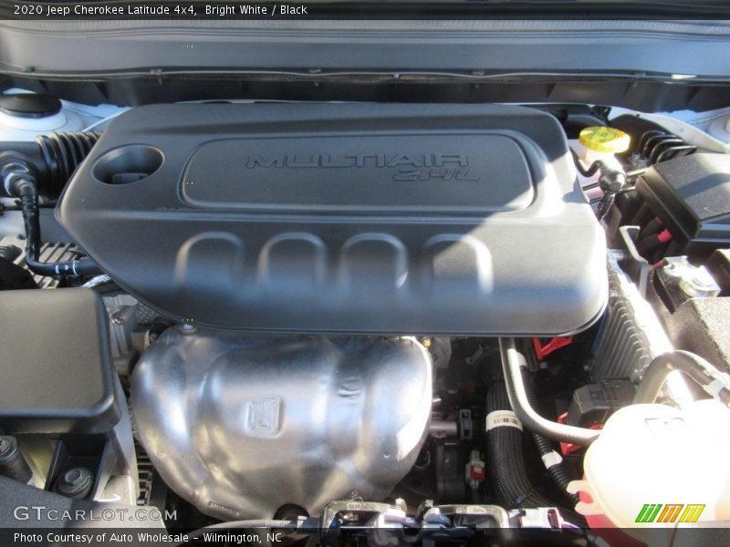 Bright White / Black 2020 Jeep Cherokee Latitude 4x4