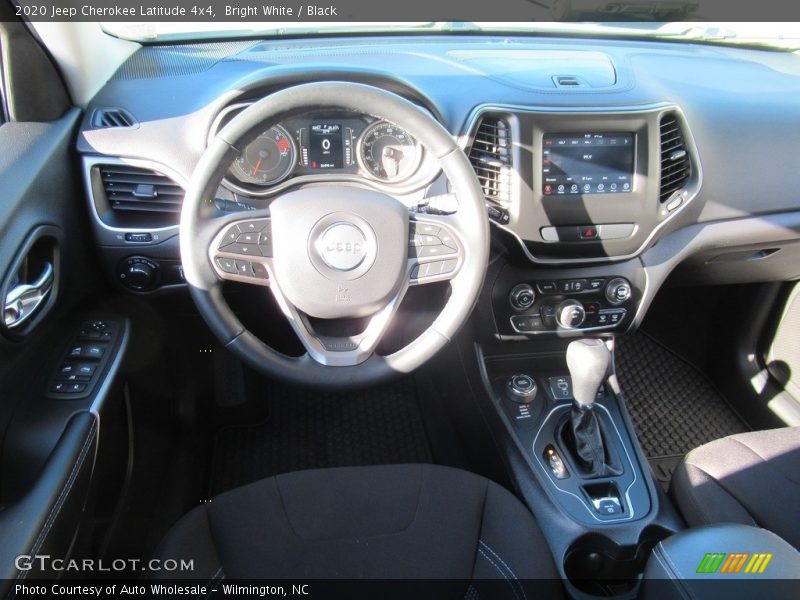 Bright White / Black 2020 Jeep Cherokee Latitude 4x4