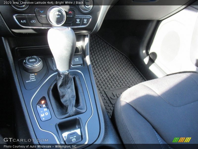 Bright White / Black 2020 Jeep Cherokee Latitude 4x4