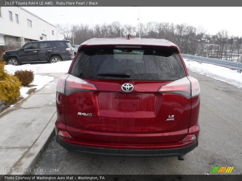 Ruby Flare Pearl / Black 2018 Toyota RAV4 LE AWD