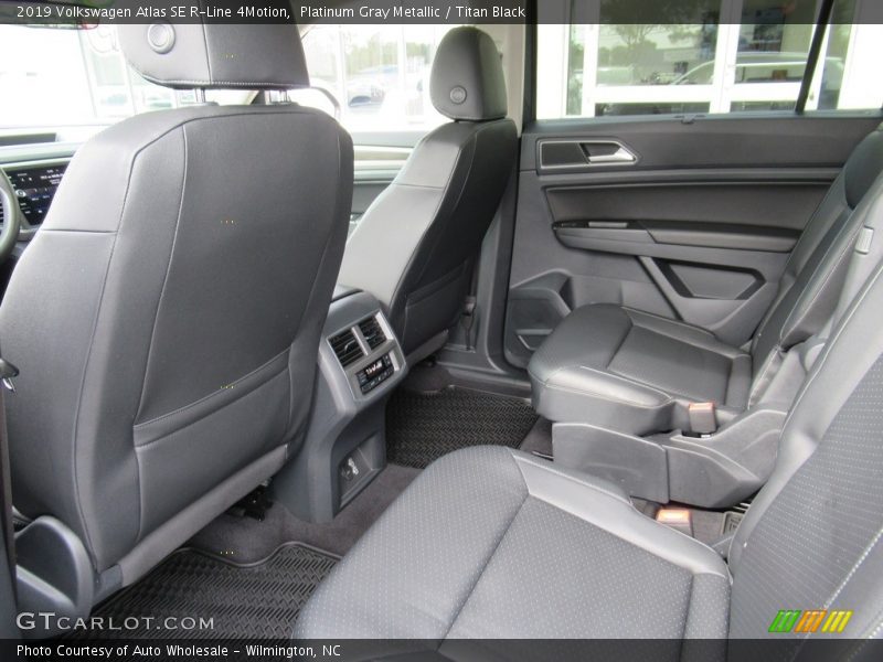 Platinum Gray Metallic / Titan Black 2019 Volkswagen Atlas SE R-Line 4Motion