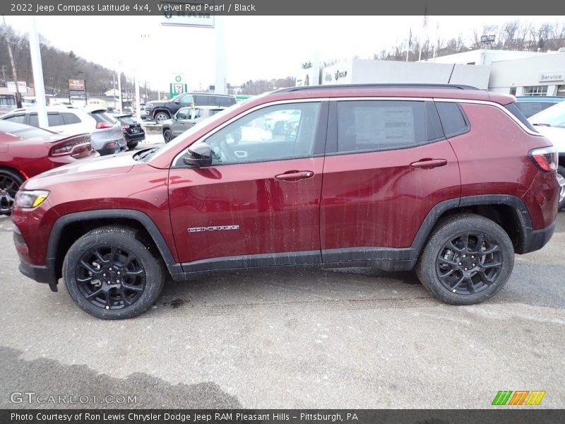 Velvet Red Pearl / Black 2022 Jeep Compass Latitude 4x4