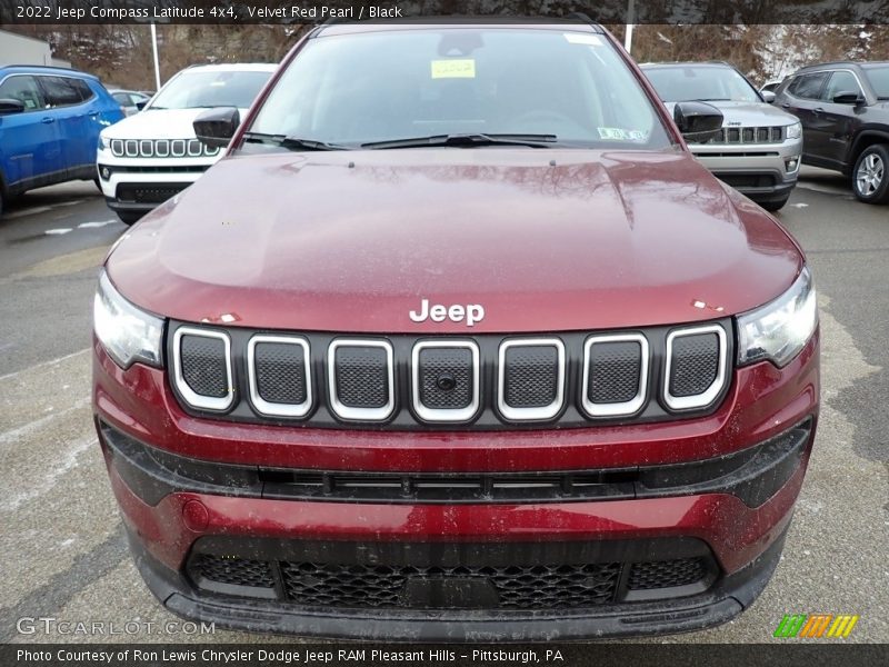 Velvet Red Pearl / Black 2022 Jeep Compass Latitude 4x4