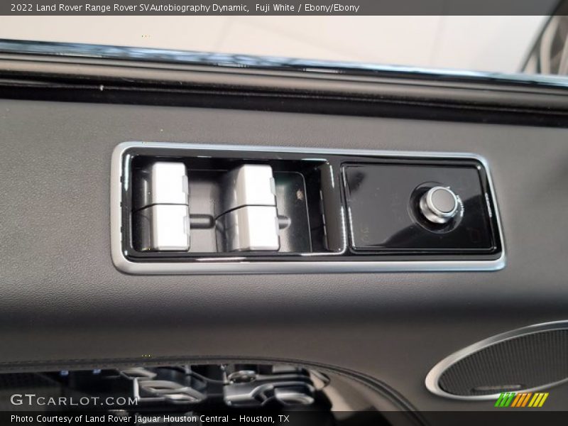 Controls of 2022 Range Rover SVAutobiography Dynamic