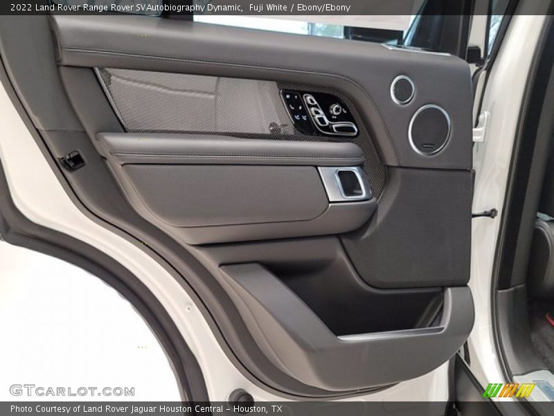 Door Panel of 2022 Range Rover SVAutobiography Dynamic